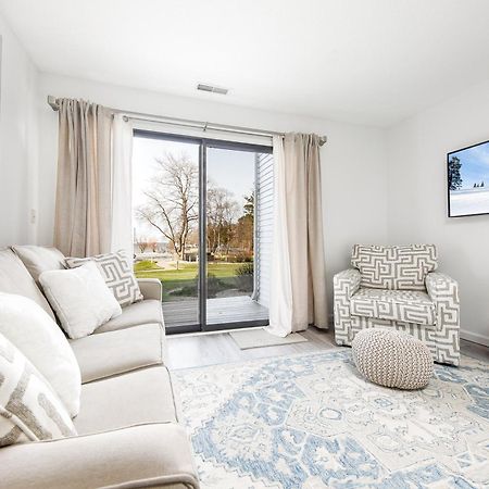 Gorgeous 2 Bedroom Lake View Condo 特拉弗斯城 外观 照片